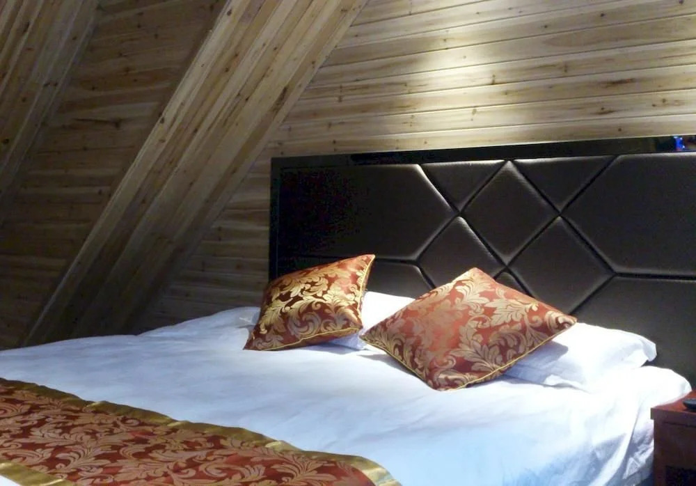 Yiqiu Fashionable Hotel