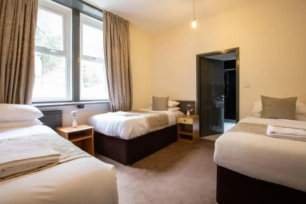 Bluebird Hotel