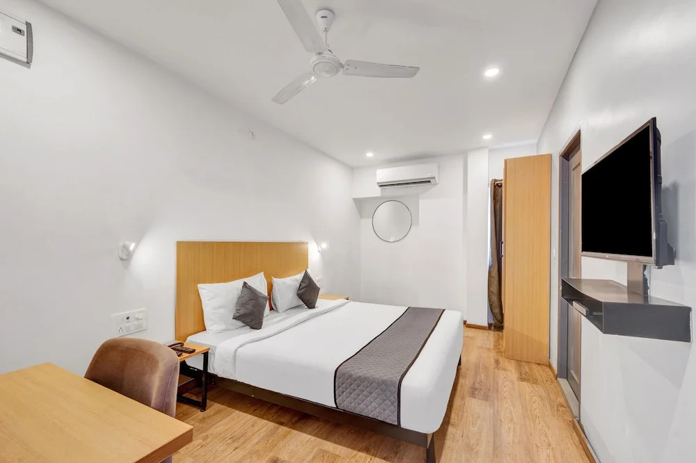 UPAR Hotels Uthandi, ECR