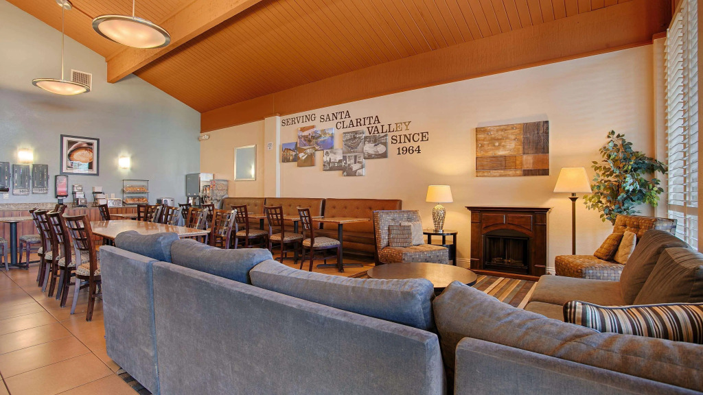 Best Western Valencia/Six Flags Inn & Suites
