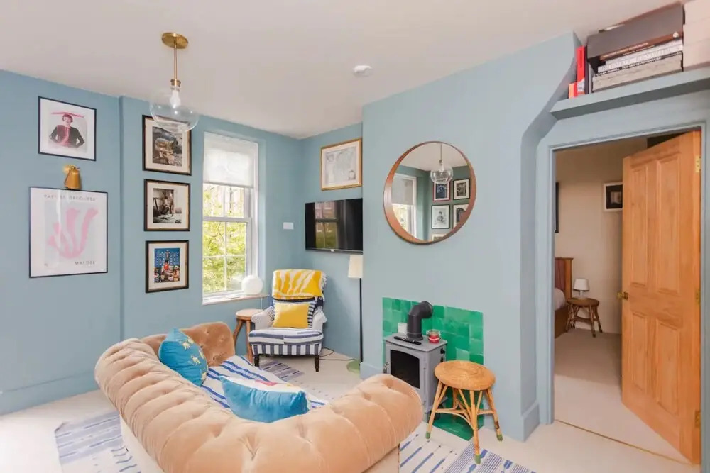 Chic 1 Bedroom Apartment in Zone 1 With Views Gherkin
