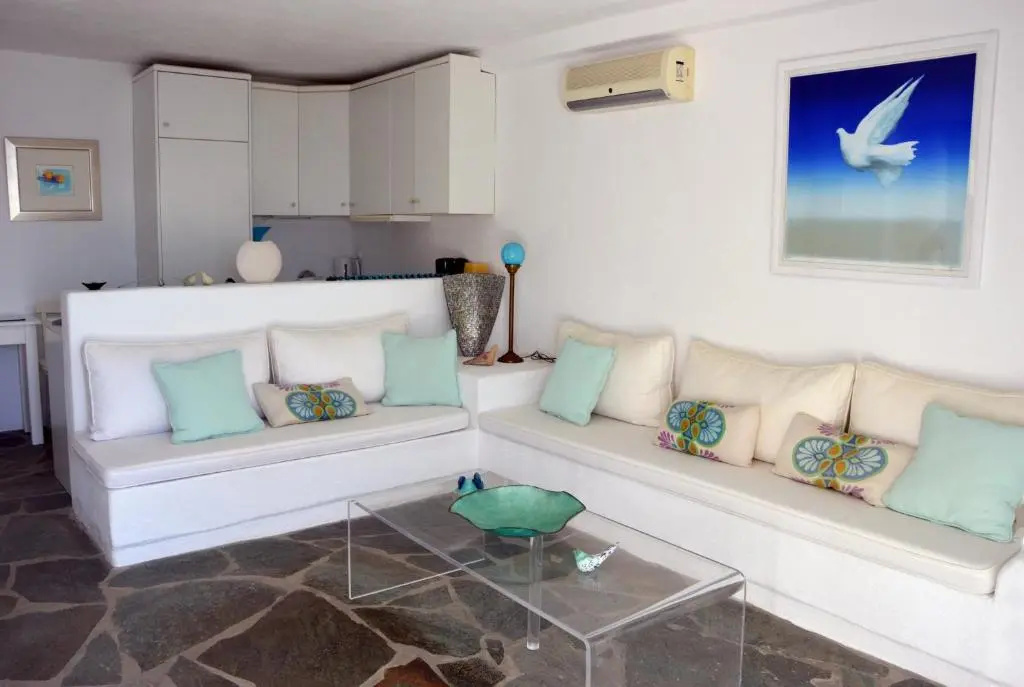 Romantic and cozy house on the waterfront in Koundouros, Kea