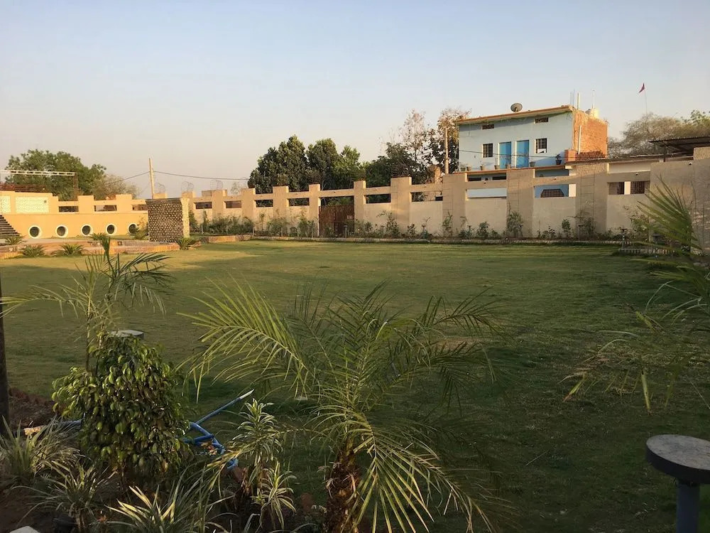 Hotel Ratan Royal Inn