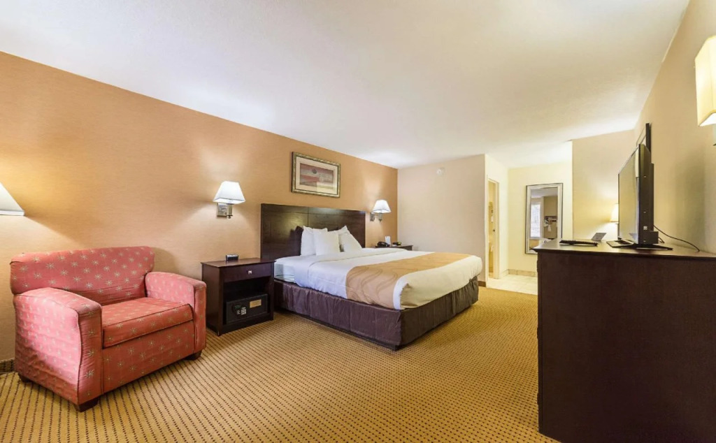 Quality Inn Media