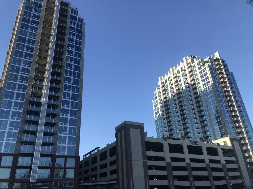 Magnificent Uptown Views In 1BR Apt
