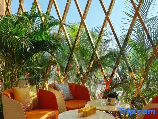 Mangshi Jizhou Hotel (Mangshi Square)