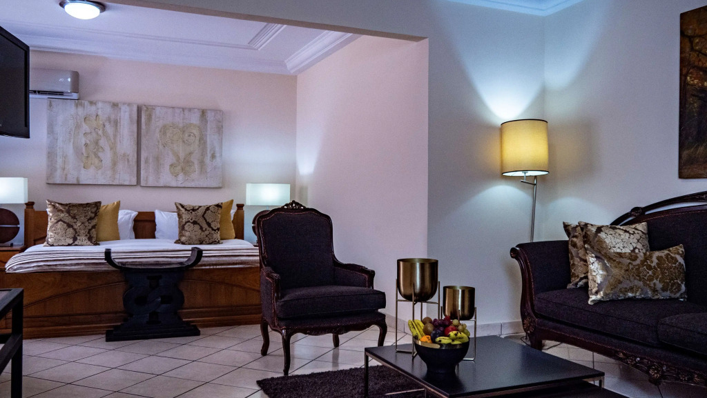 Oak Plaza Hotels East Airport