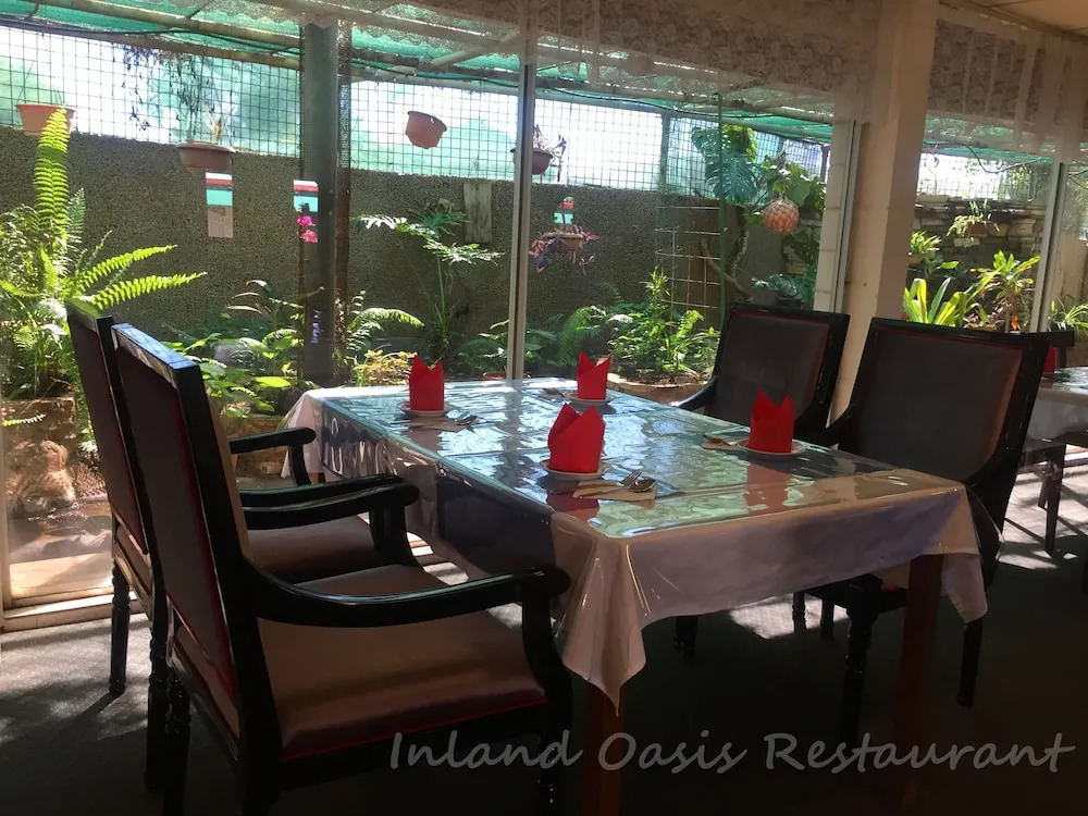 Inland Oasis Motel