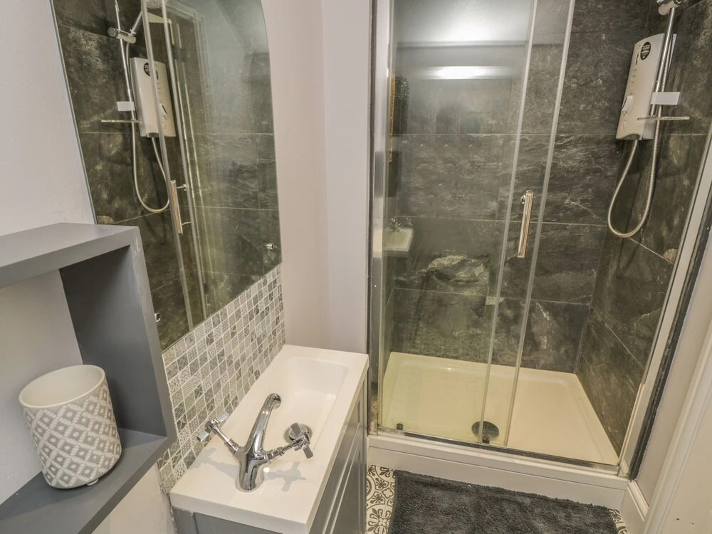 Allium House