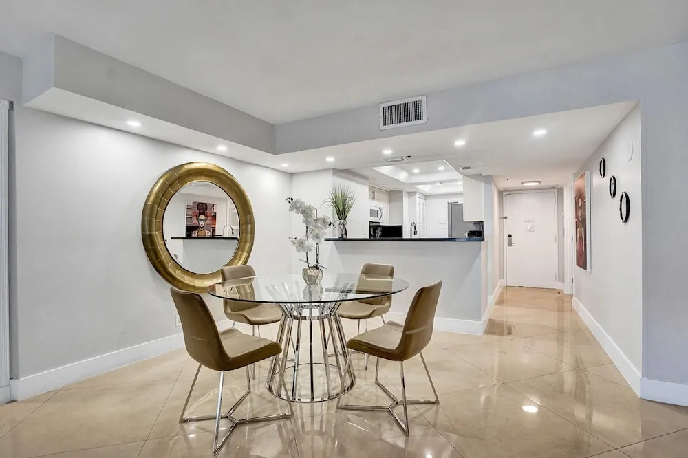 3 Bedroom Condo With Balcony View