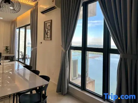 Superb Seaview 3 Balcony Country Garden Danga Bay near CIQ JB | 3B2B