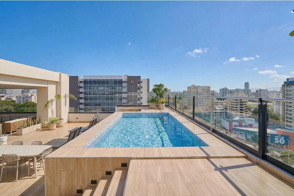 Niza City Tower Downtownsd Pool Gym Balcony