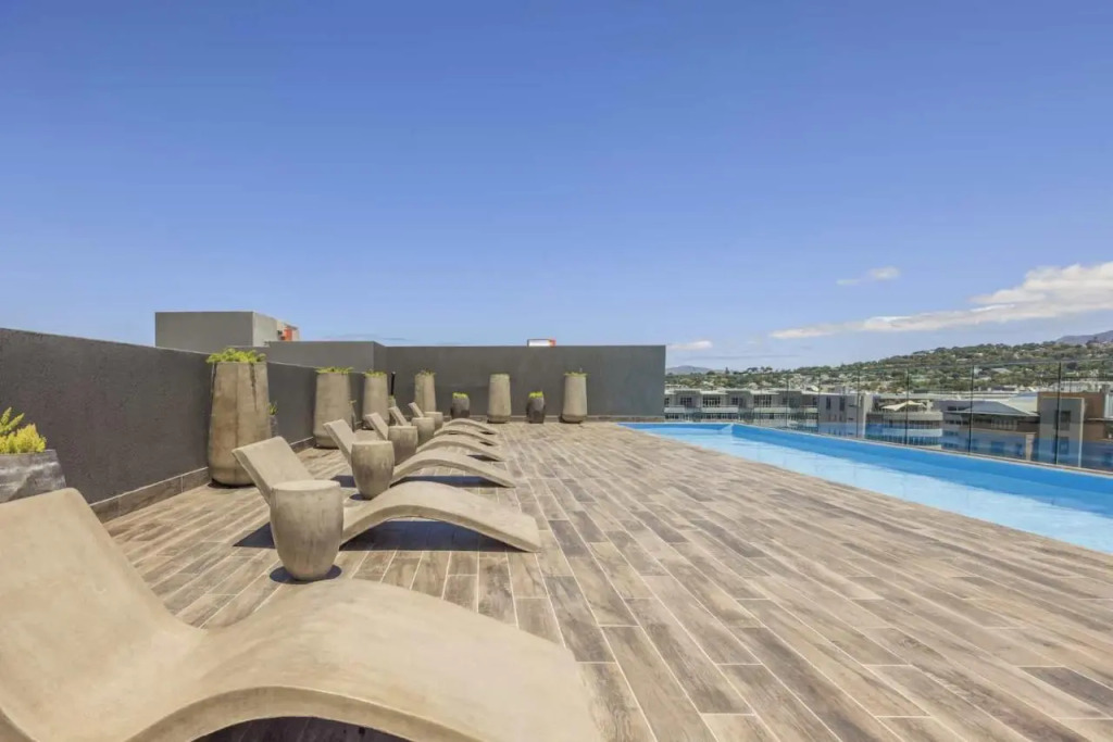 Newlands Peak Apartments
