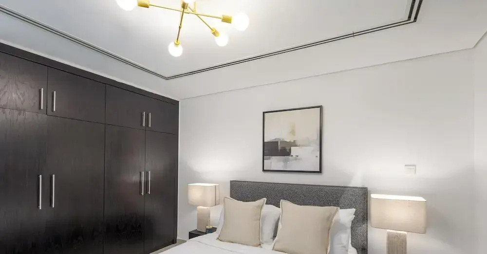 LUX The JLT Gold Crest Suite