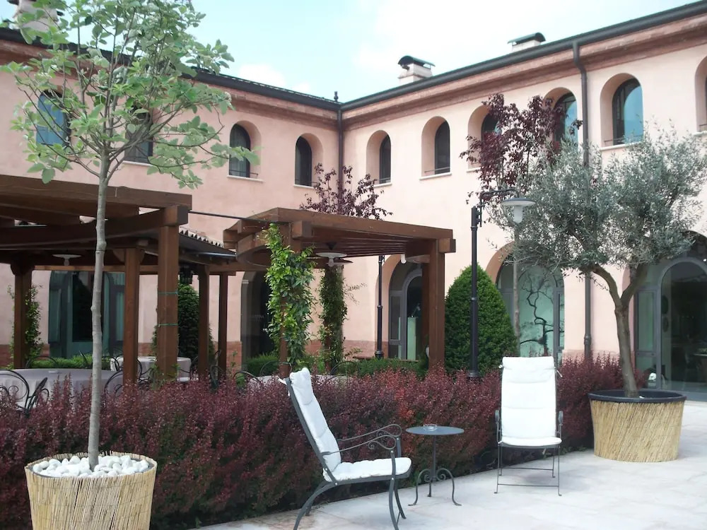 Hotel La Cantina
