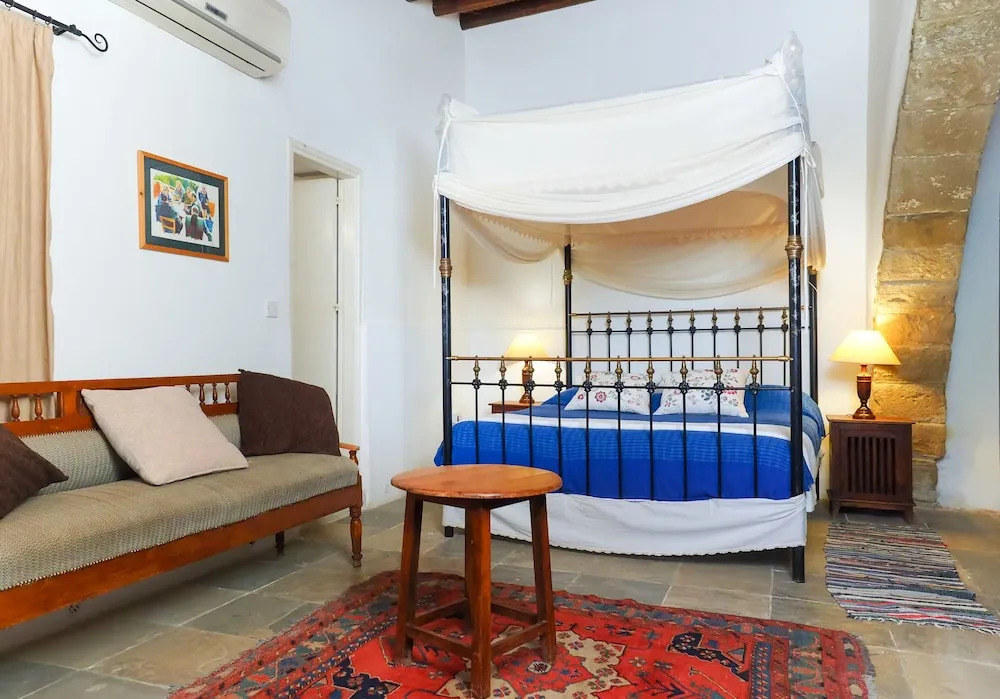 Zoe Traditional Holiday Apartments B&B