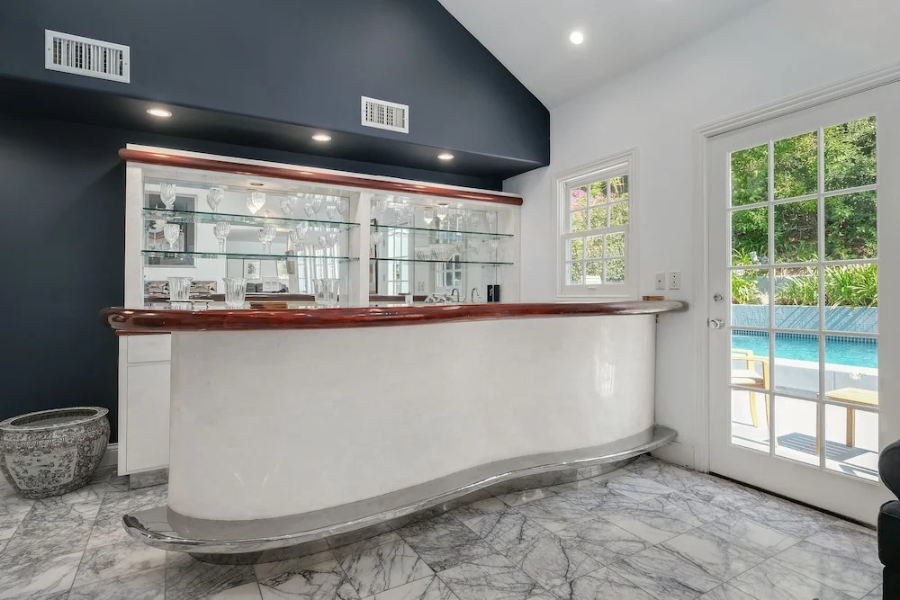 Hollywood Hills Upscale
