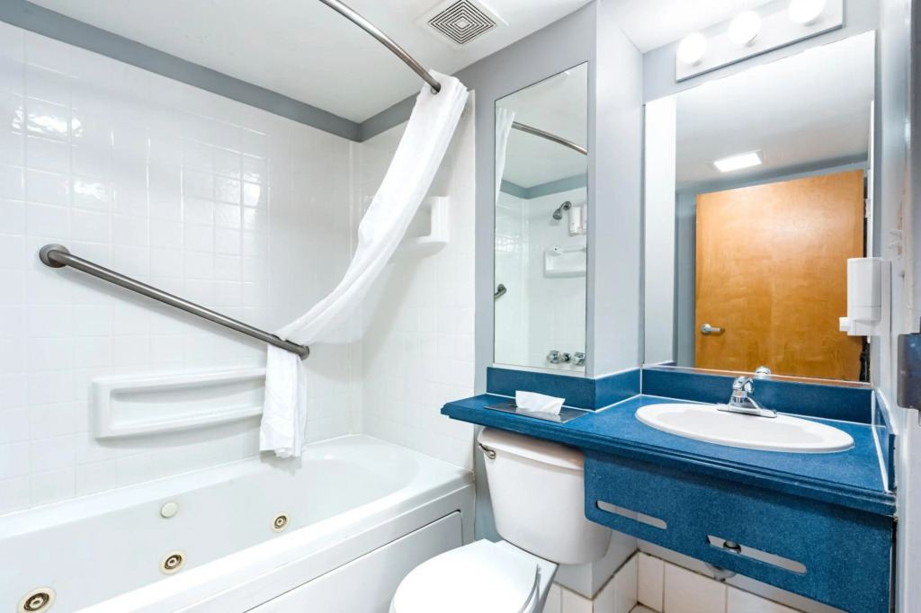 Ocean Sands Resort, Oceanfront, Virginia Beach by Vacatia