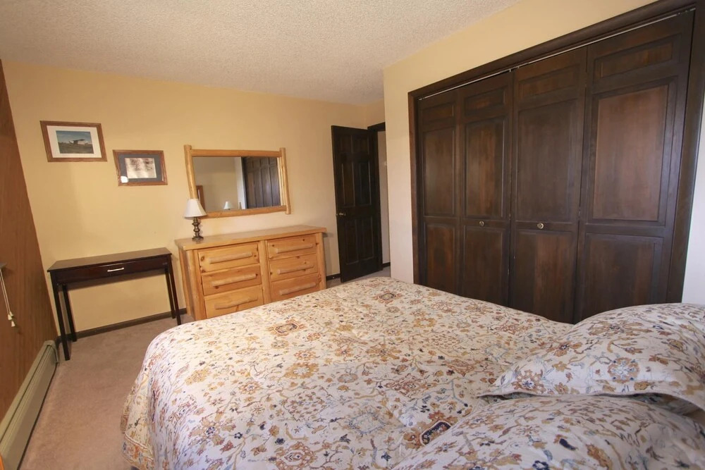 Meadow Ridge Court 5 Unit 3 2 Bedroom Condo