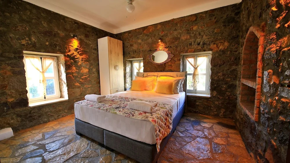 Thales Butik Otel
