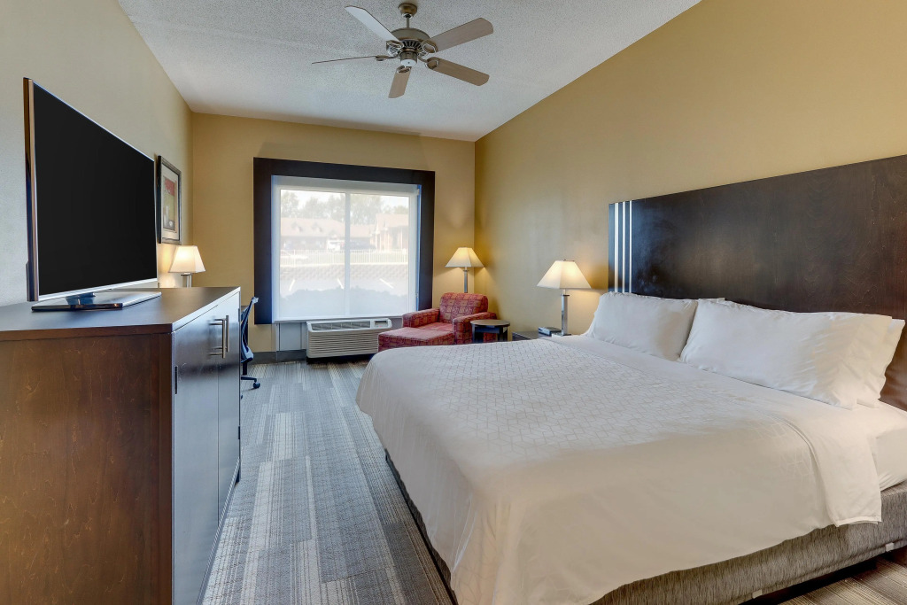 Holiday Inn Express & Suites Richmond by IHG