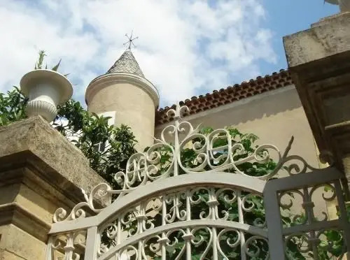 La Petite Tour