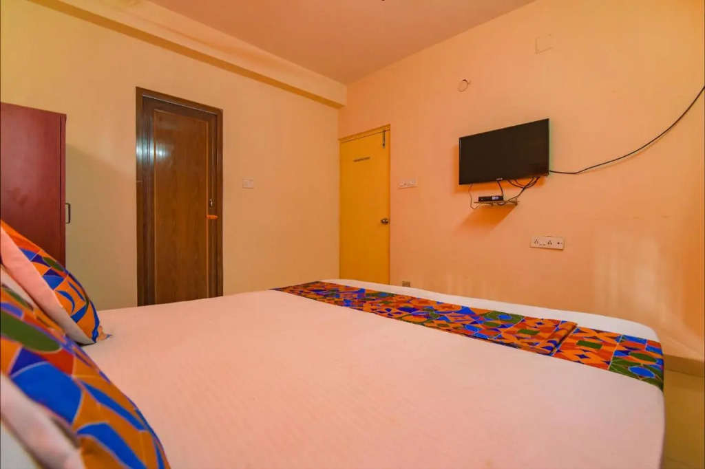 FabHotel Capital Casa - Newtown Bus Stand