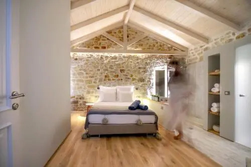 Paxos Fairytales Lovenest 2