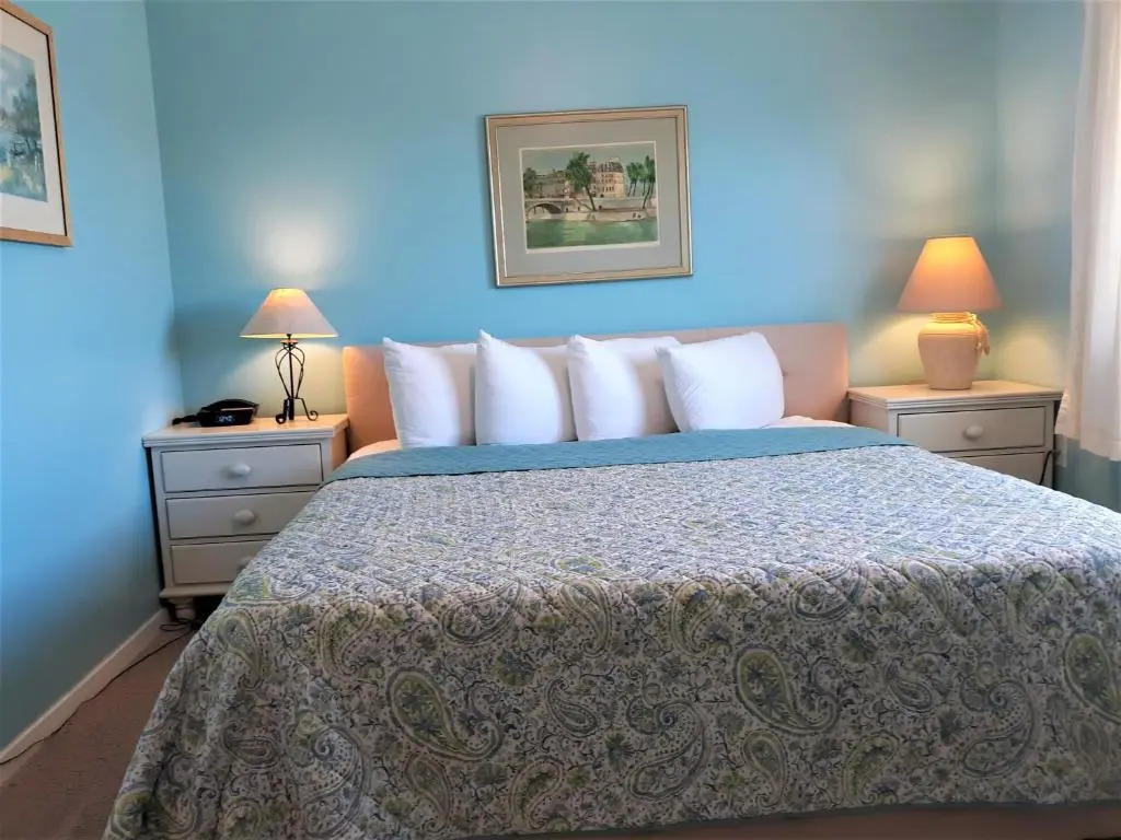 Sandpeddler Inn and Suites