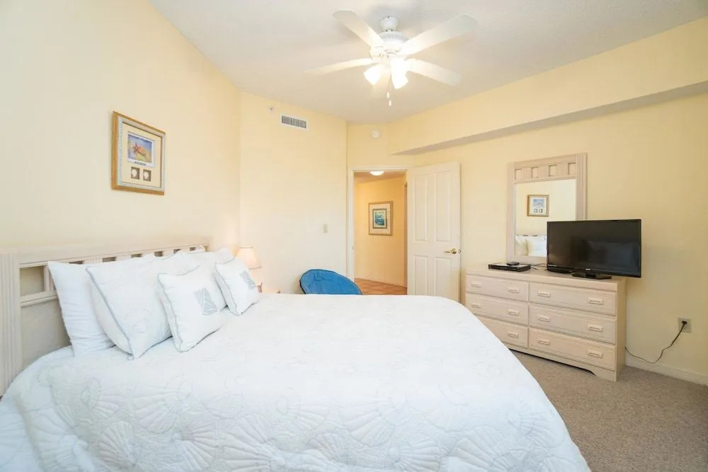 The Palms 202 Apartment 3