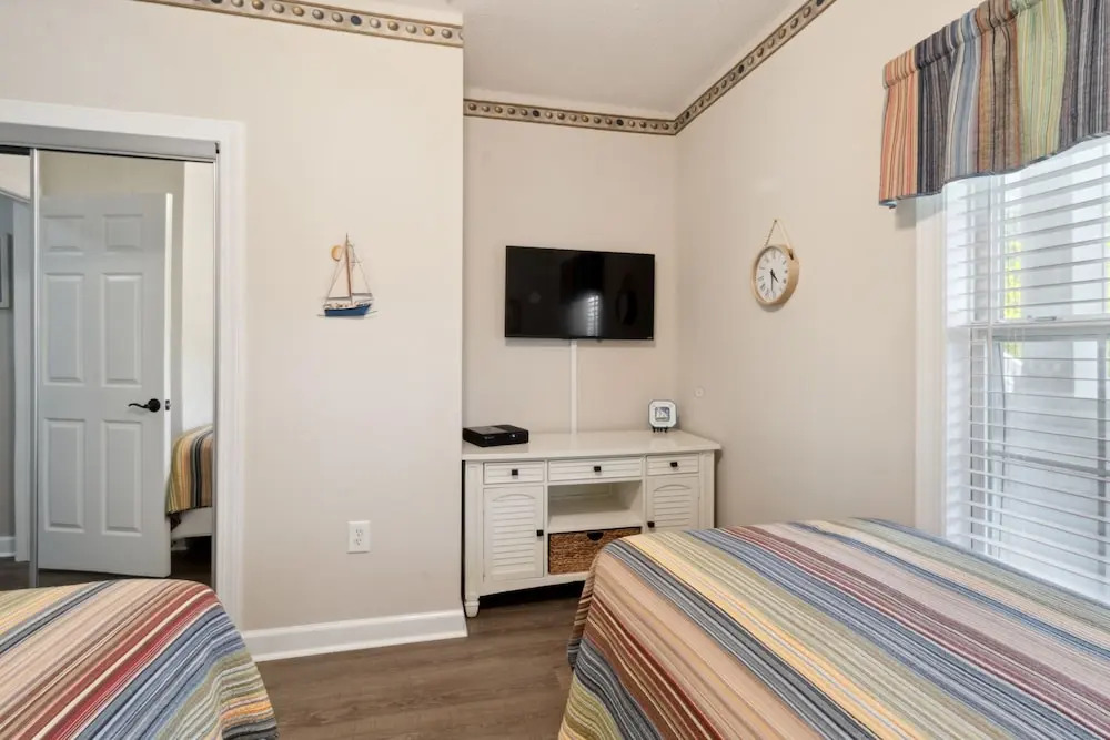 River Crossing #1224 2 Bedroom Condo by RedAwning