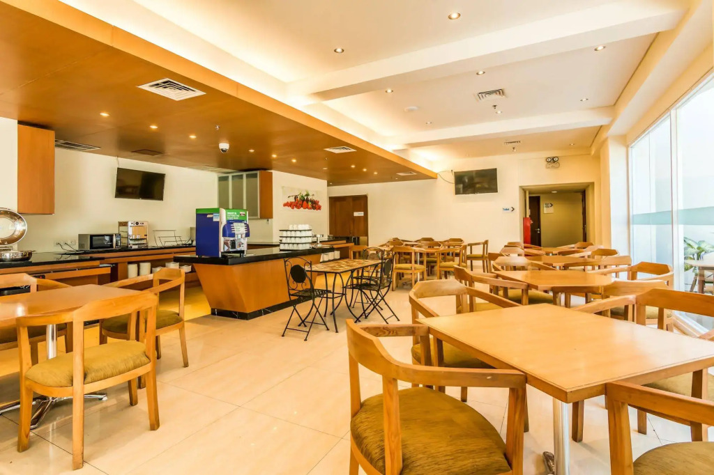 ZEN Rooms Kuta Square Mall