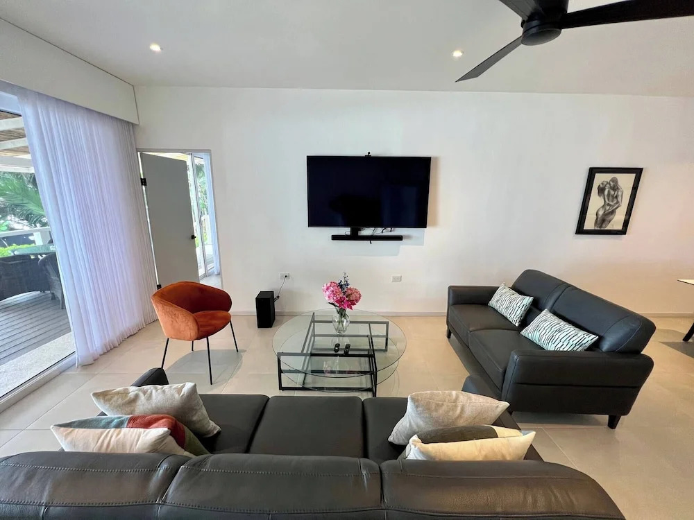 Backyard Beach House Oceanfront Luxury 5 Bdr