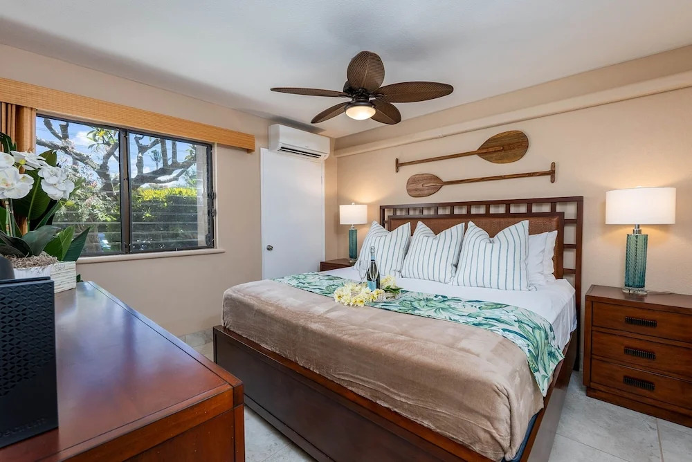Napili Point B33 1 Bedroom Oceanfront Condo 1 Condo by RedAwning