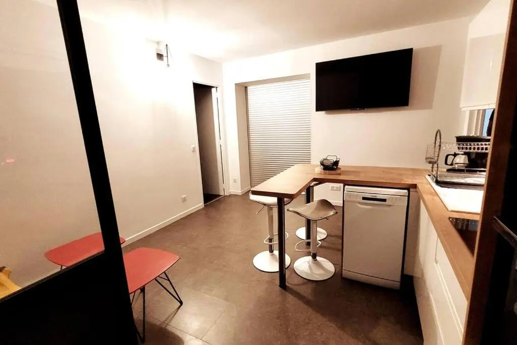 Comme a la Maison!!A 5 Min a Pied Plage,Pkg Prive