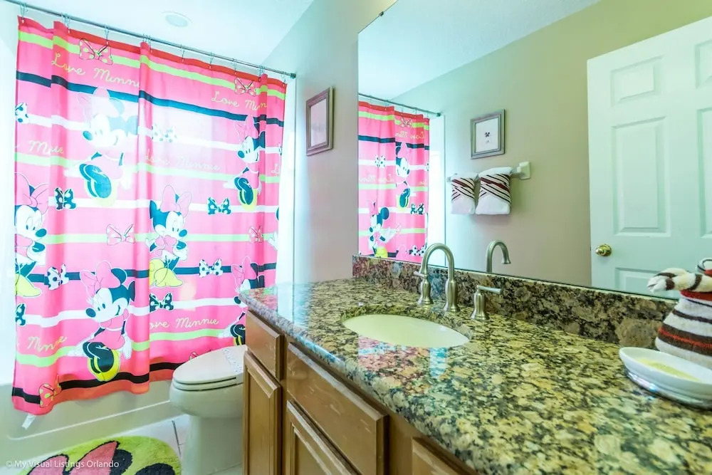 2697 La Isla Court