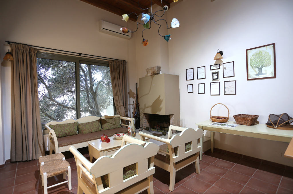 Mourtzanakis Residence - Traditional Eco Hotel in Achlada