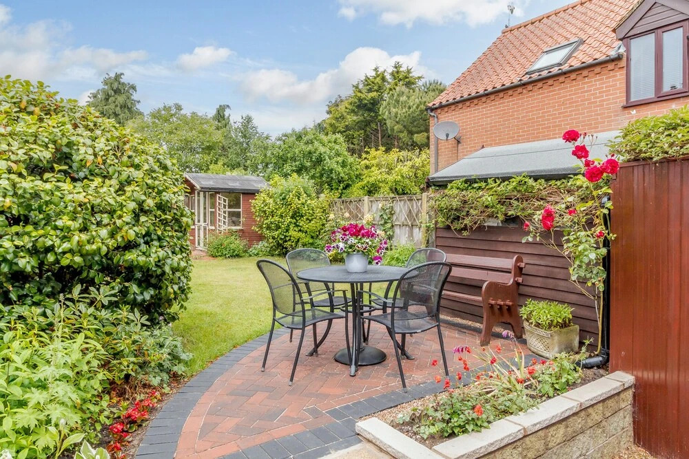 Hollyhedge Cottage