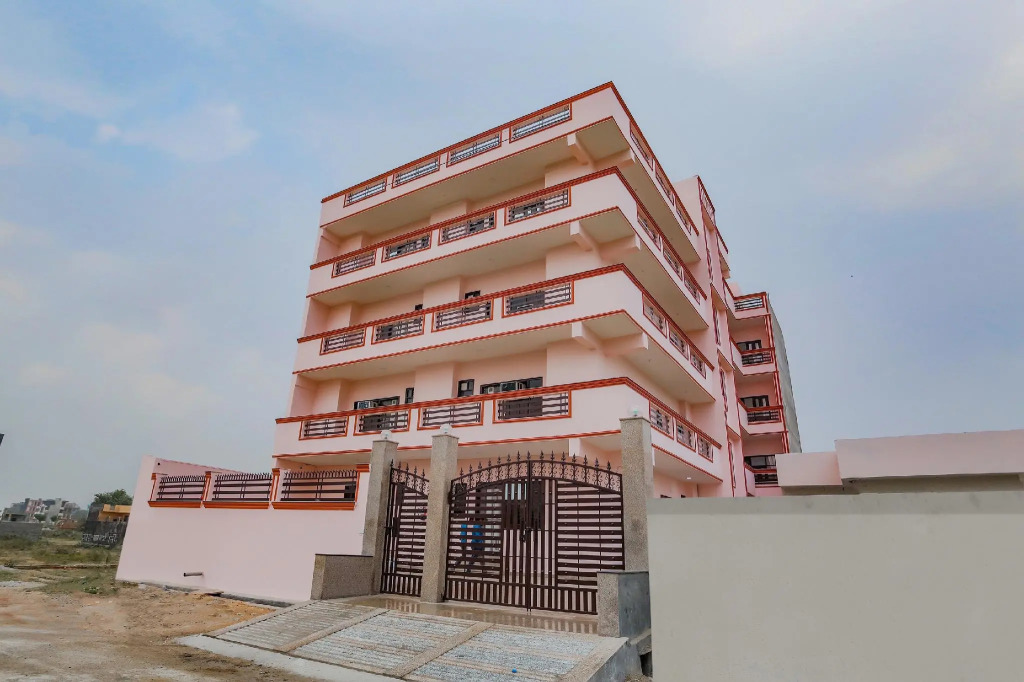 OYO 76271 R P Residency