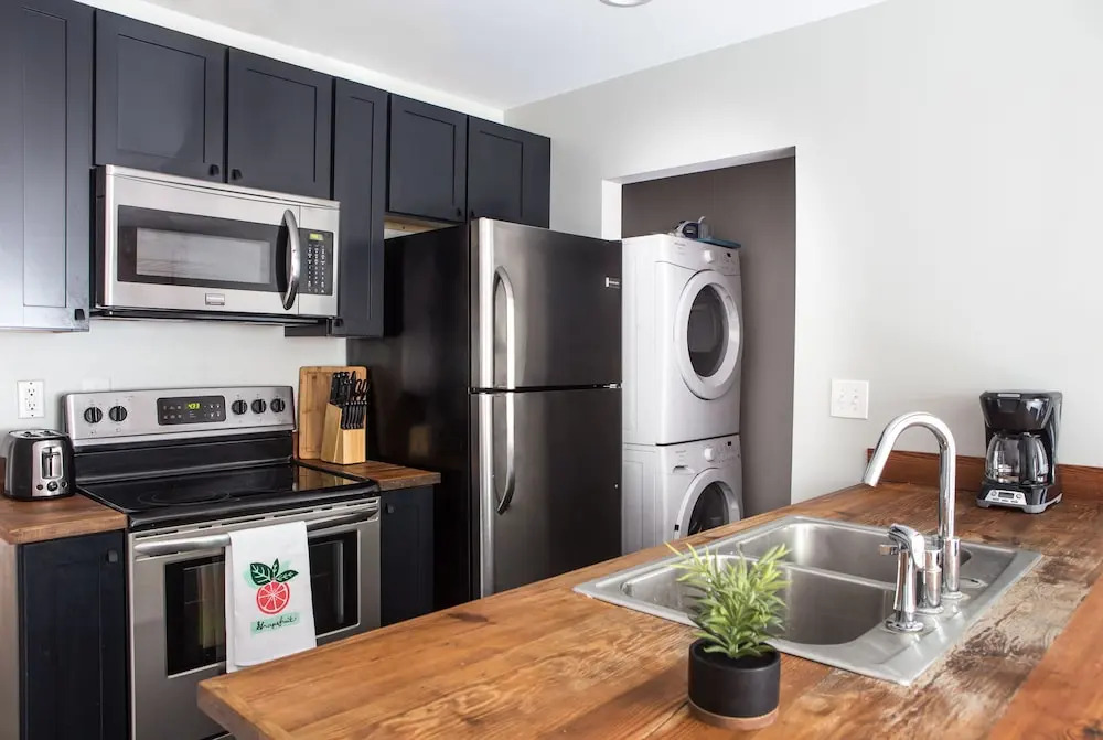 Architectural 1BR in Irish Channel by Sonder