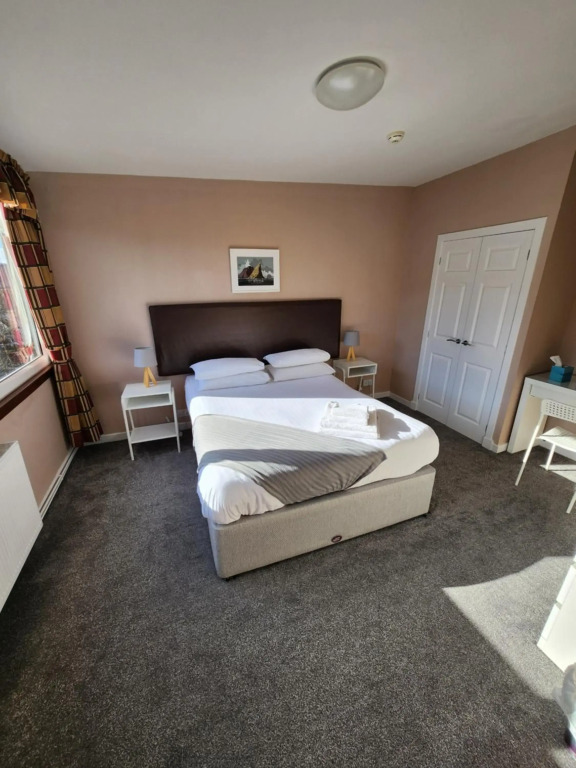 Kings Knoll Hotel
