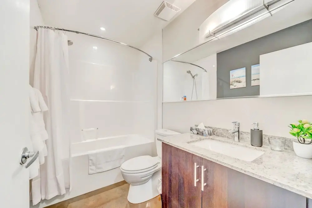 Luxury Condo With City Views Near Stampede Park