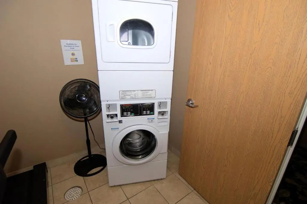 Rock Island Inn & Suites