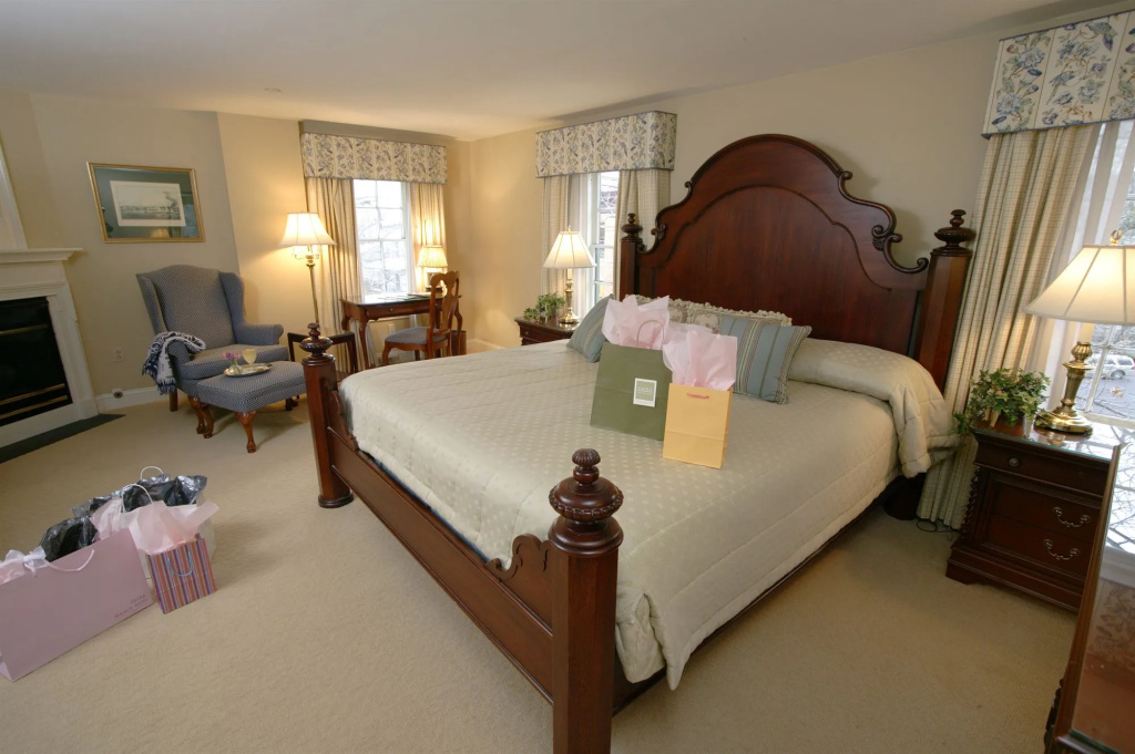 Lambertville House