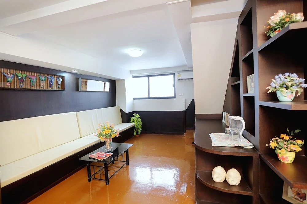 Baan Namtarn Guest House