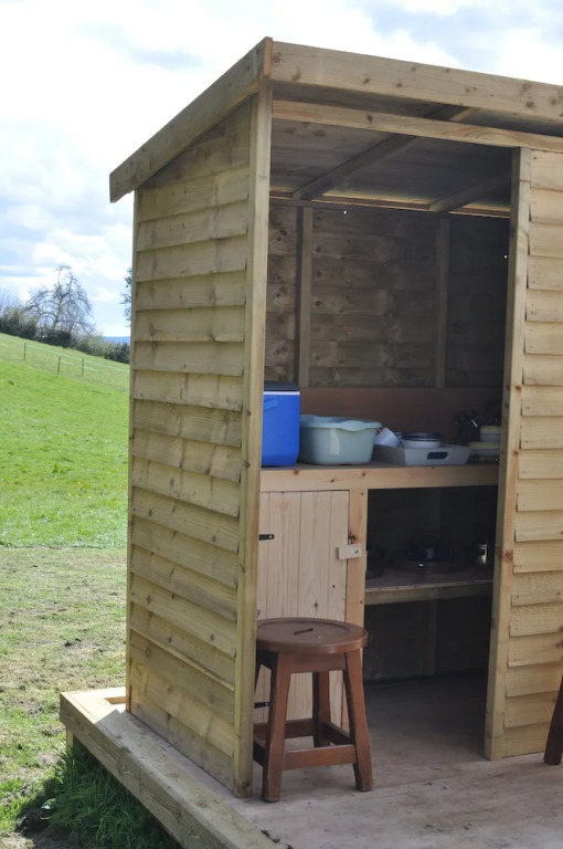 Lovely Spacious Lotus Bell Tent in Shaftesbury, UK