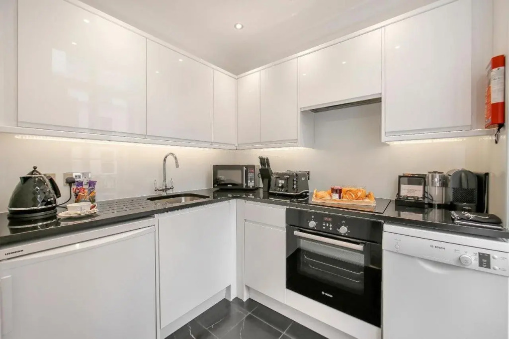 10 Curzon Street by Mansley