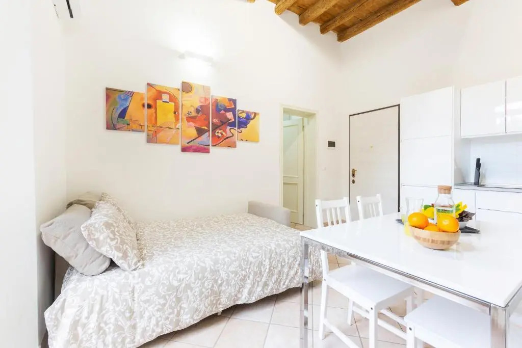 University Apartment con parcheggio e giardino