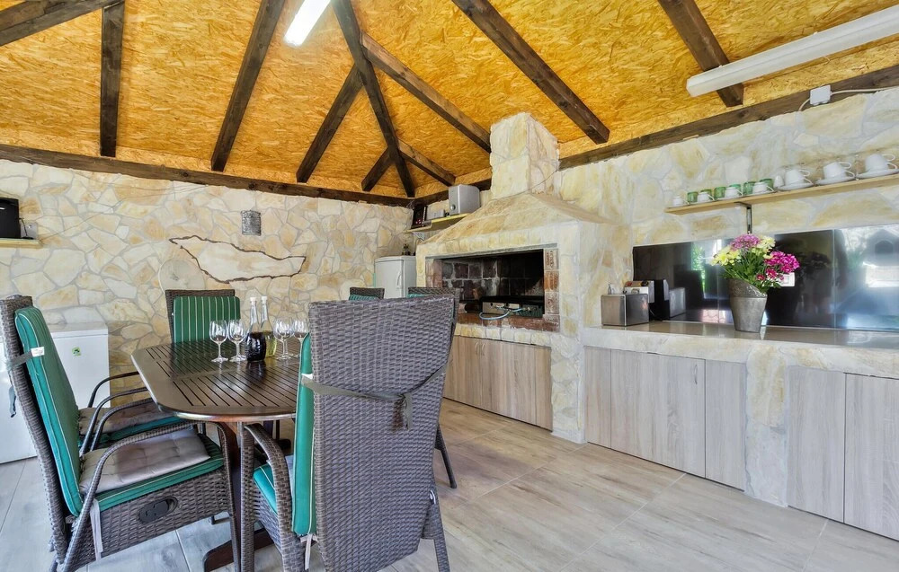 Lovely Home In Kastel