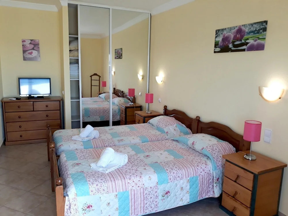 Apartment With one Bedroom in Albufeira, With Wonderful sea View, Shared Pool, Balcony